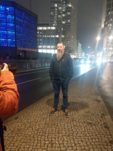 Adam Szulc in Berlin bei Nacht
